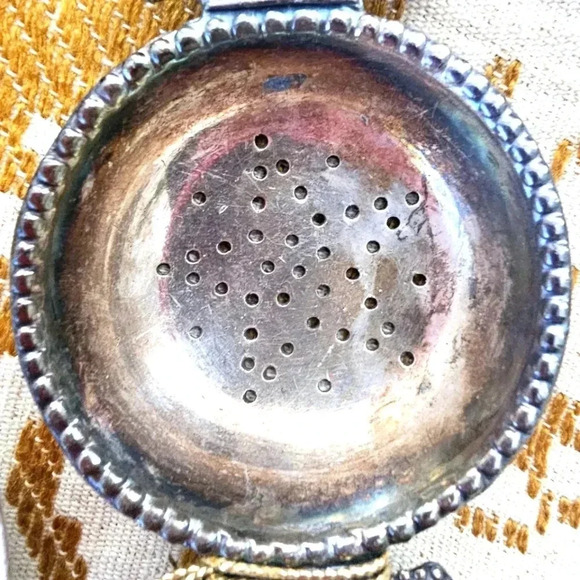 Vintage Ornate - Silver Plate Tea Strainer The Tea Shop Bergdorf - Picture 2 of 6